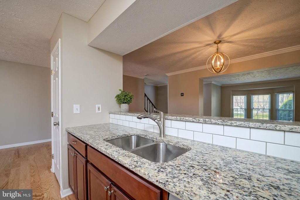 Image 13 of property listing at 4527 KINGSCUP CT, Ellicott City, MD 21042