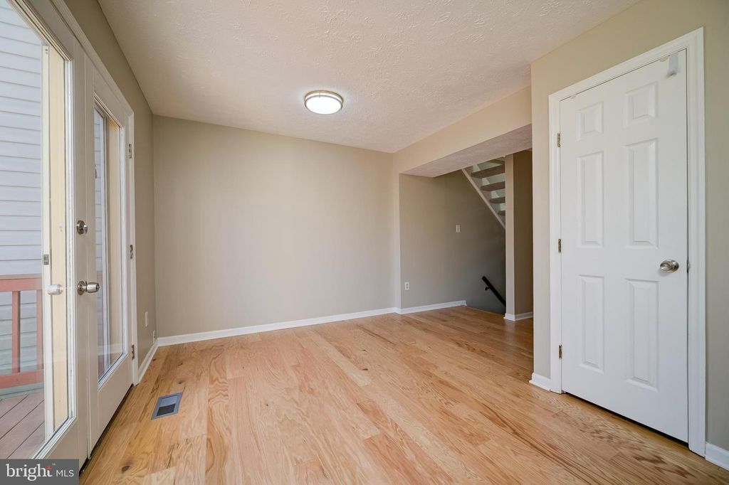 Image 15 of property listing at 4527 KINGSCUP CT, Ellicott City, MD 21042