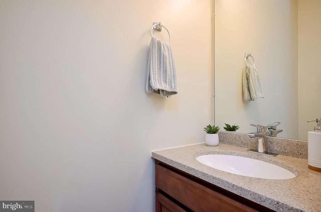 Image 17 of property listing at 4527 KINGSCUP CT, Ellicott City, MD 21042