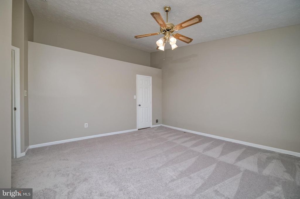 Image 20 of property listing at 4527 KINGSCUP CT, Ellicott City, MD 21042