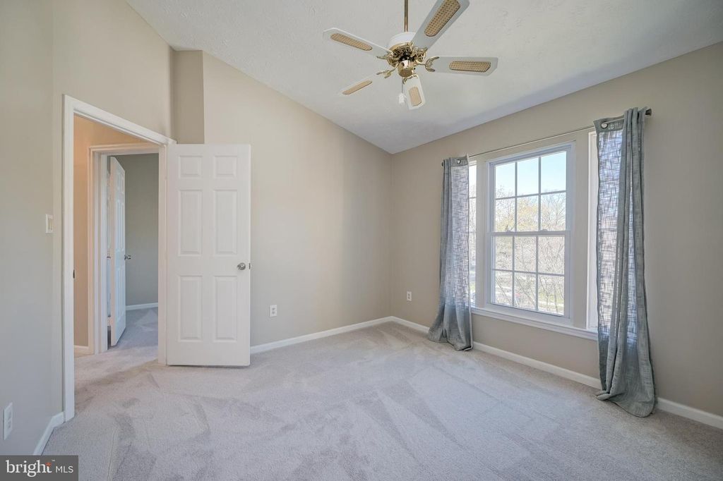 Image 25 of property listing at 4527 KINGSCUP CT, Ellicott City, MD 21042