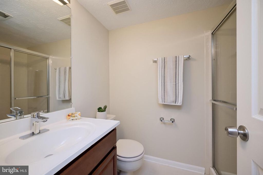 Image 33 of property listing at 4527 KINGSCUP CT, Ellicott City, MD 21042