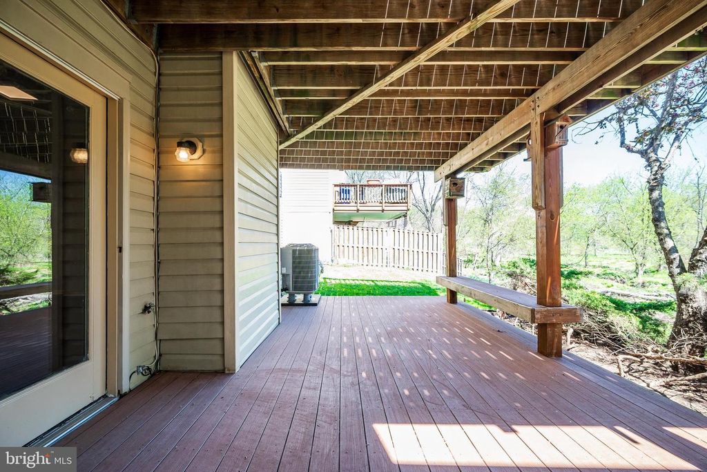 Image 37 of property listing at 4527 KINGSCUP CT, Ellicott City, MD 21042