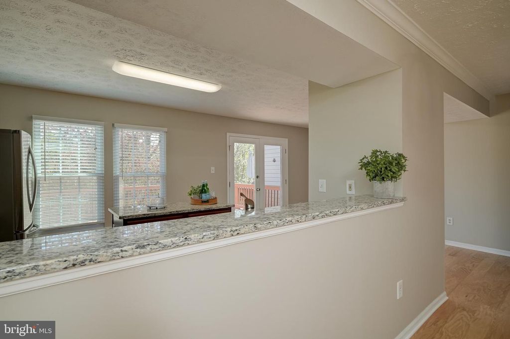 Image 9 of property listing at 4527 KINGSCUP CT, Ellicott City, MD 21042