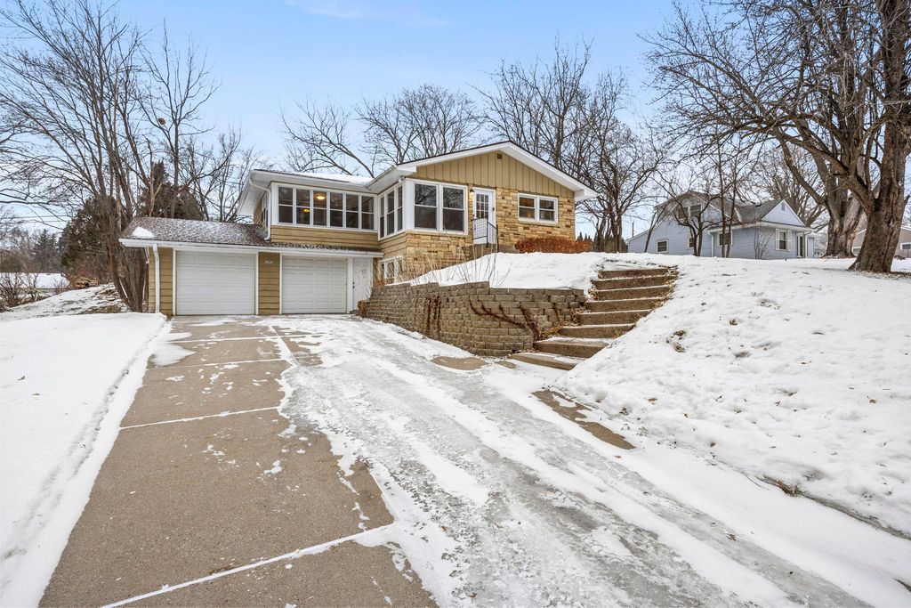 1171 Ingerson Road, Arden Hills, MN 55112