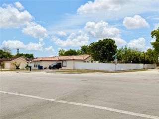 5730 NW 199th St, Hialeah, FL 33015