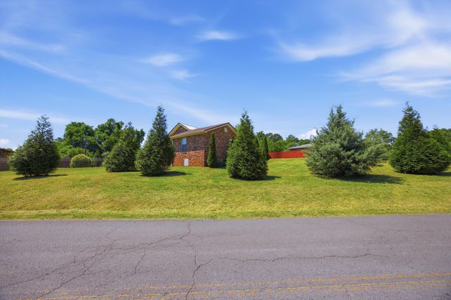 707 Cherokee Trail, Rossville, GA 30741