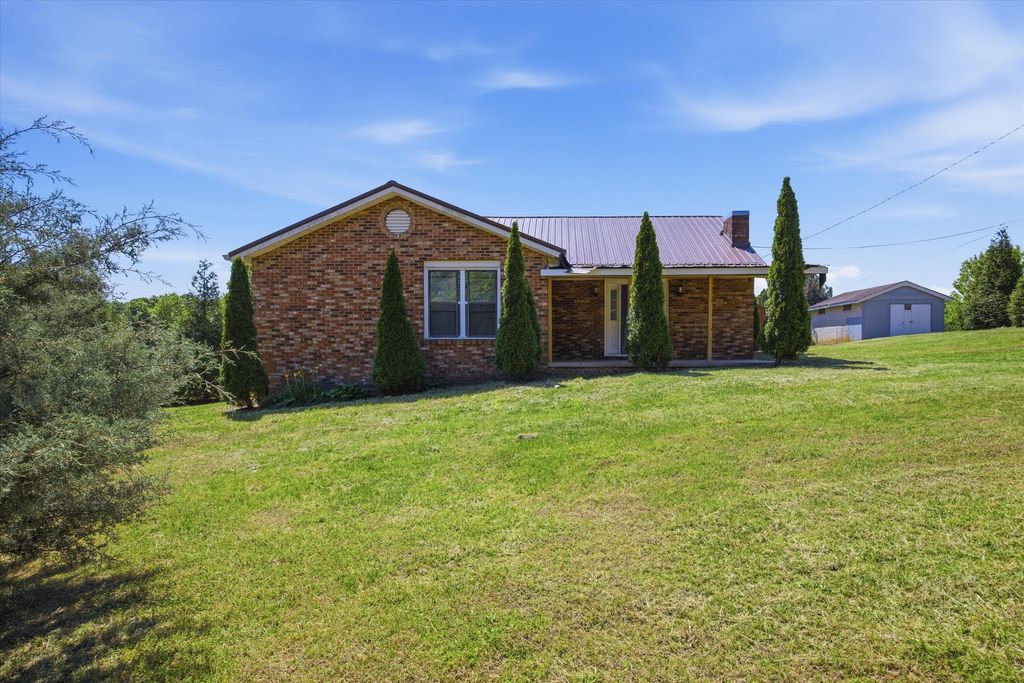707 Cherokee Trail, Rossville, GA 30741
