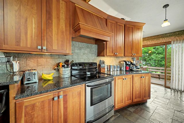 125 S Hilldale Rd, Salina, KS 67401