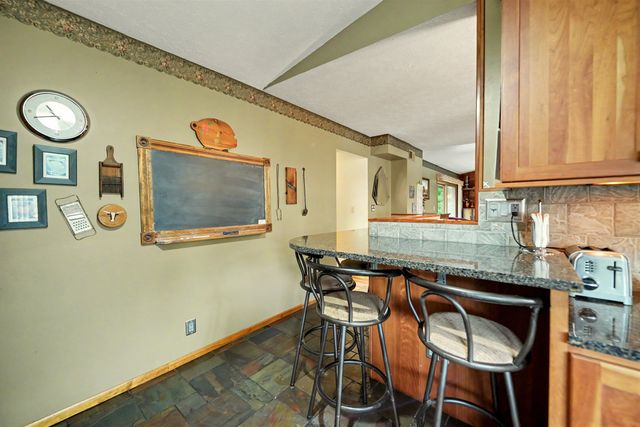 125 S Hilldale Rd, Salina, KS 67401