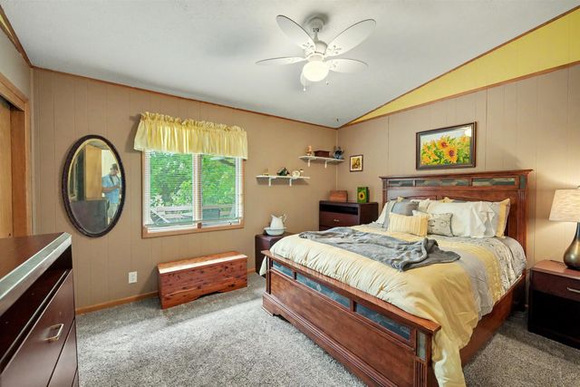 125 S Hilldale Rd, Salina, KS 67401
