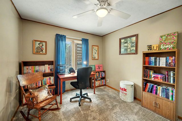 125 S Hilldale Rd, Salina, KS 67401