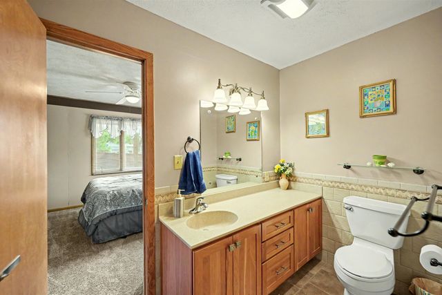 125 S Hilldale Rd, Salina, KS 67401