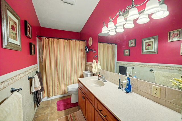 125 S Hilldale Rd, Salina, KS 67401