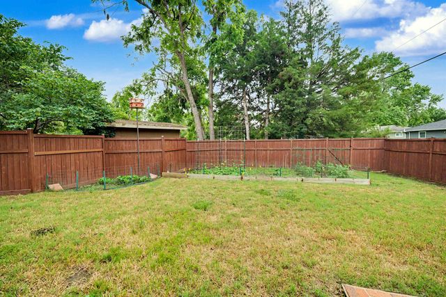 125 S Hilldale Rd, Salina, KS 67401