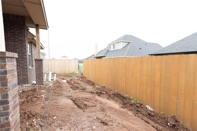 9321 NW 116th Street, Yukon, OK 73099