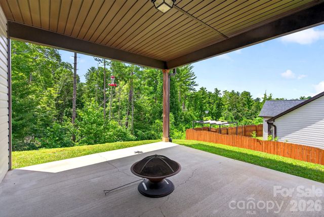 214 Water Leaf Drive, Weaverville, NC 28787