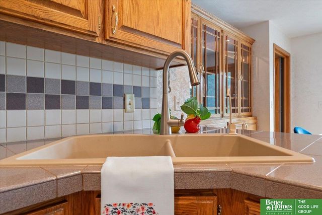 22231 Stoneybrook Drive, Council Bluffs, IA 51503