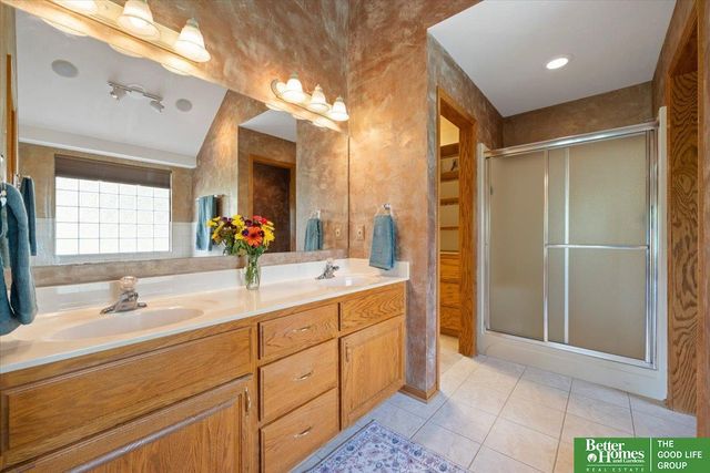 22231 Stoneybrook Drive, Council Bluffs, IA 51503