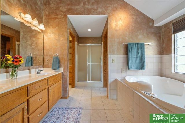 22231 Stoneybrook Drive, Council Bluffs, IA 51503