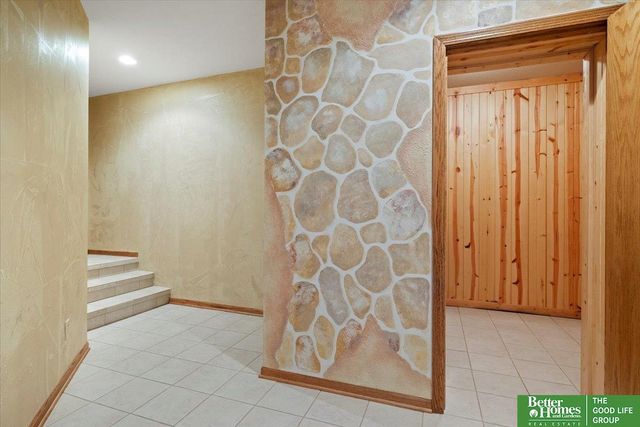 22231 Stoneybrook Drive, Council Bluffs, IA 51503