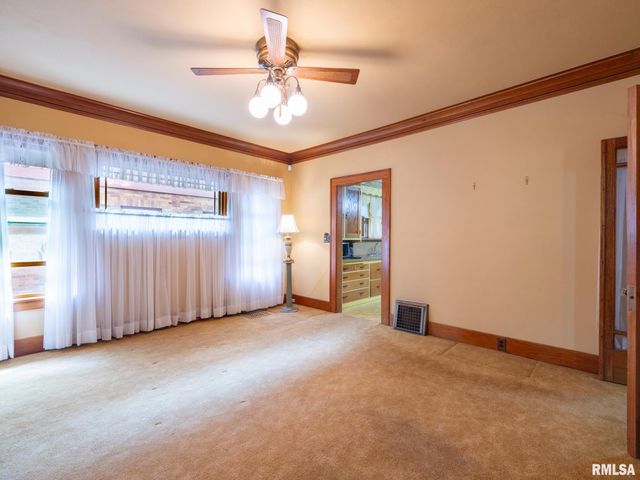 2409 N LINN Street, Peoria, IL 61604