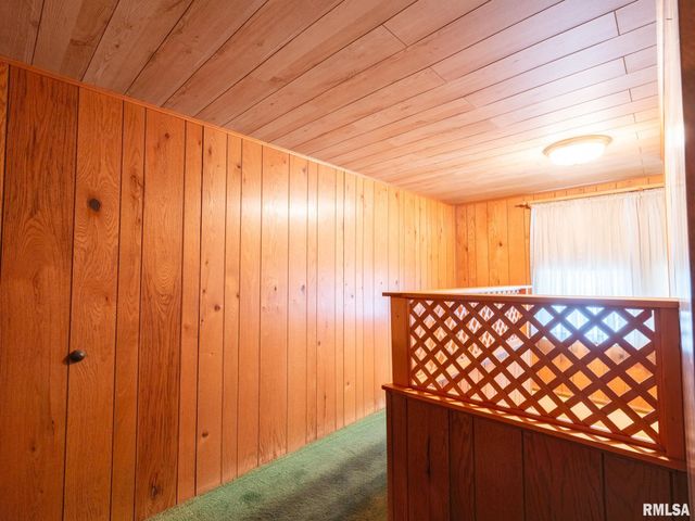 2409 N LINN Street, Peoria, IL 61604