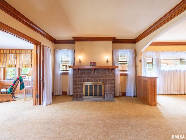 2409 N LINN Street, Peoria, IL 61604