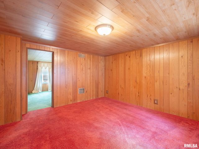 2409 N LINN Street, Peoria, IL 61604