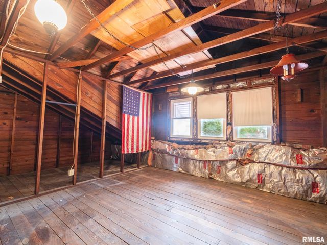 2409 N LINN Street, Peoria, IL 61604