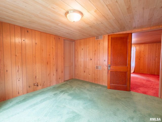 2409 N LINN Street, Peoria, IL 61604