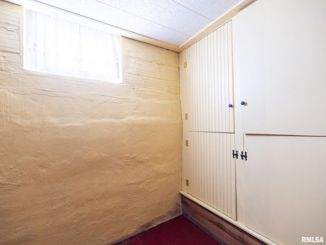 2409 N LINN Street, Peoria, IL 61604