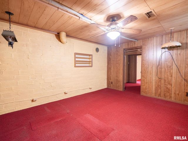 2409 N LINN Street, Peoria, IL 61604