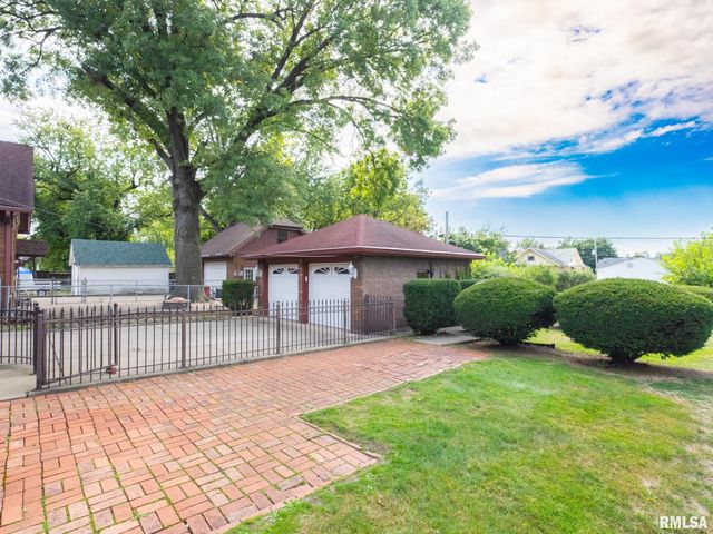 2409 N LINN Street, Peoria, IL 61604