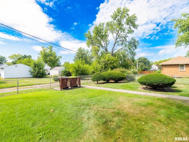 2409 N LINN Street, Peoria, IL 61604