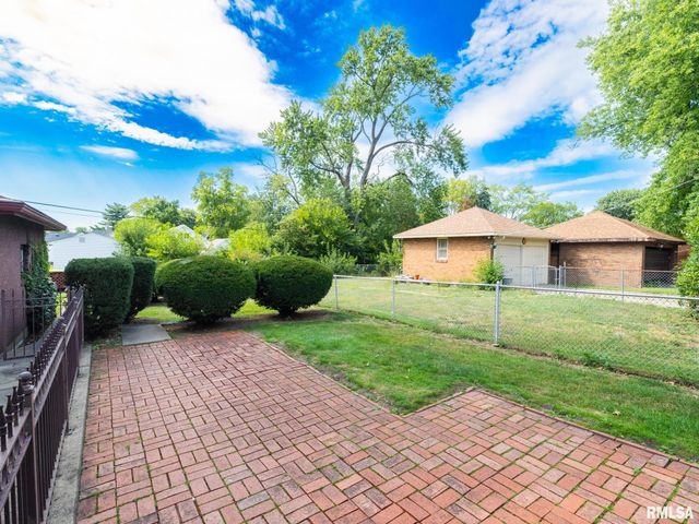 2409 N LINN Street, Peoria, IL 61604