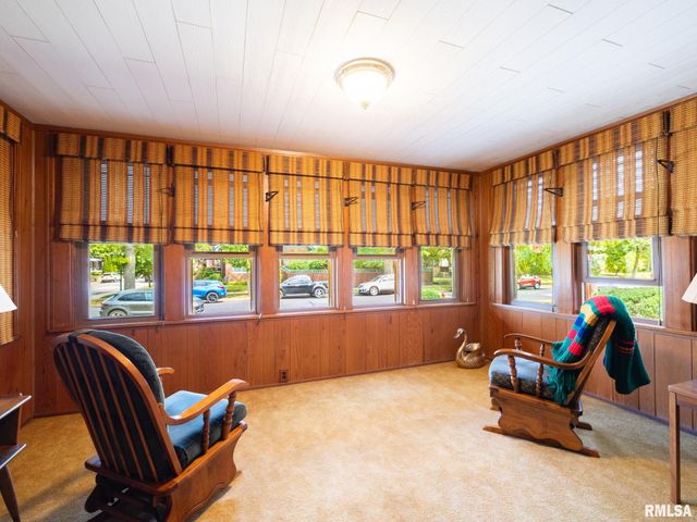 2409 N LINN Street, Peoria, IL 61604