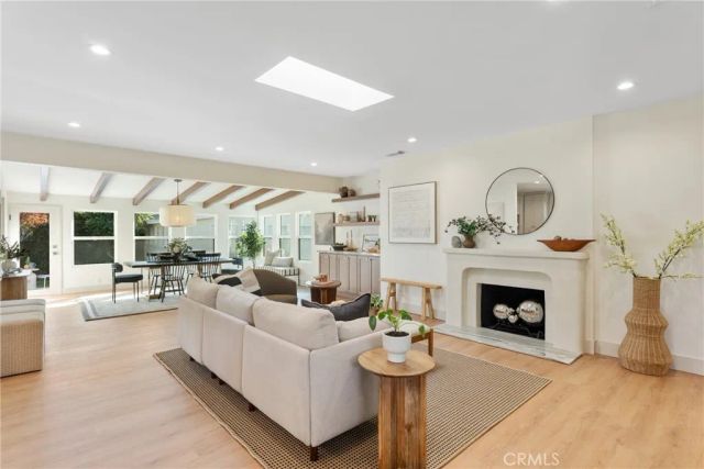6448 E Los Arcos, Long Beach, CA 90815