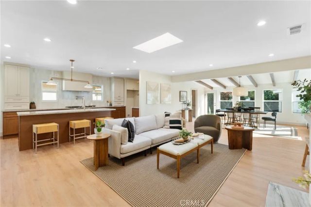 6448 E Los Arcos, Long Beach, CA 90815
