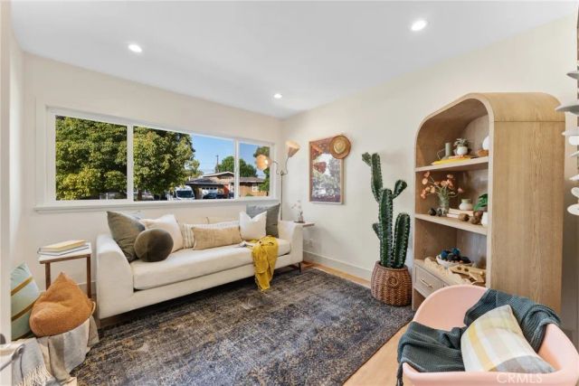 6448 E Los Arcos, Long Beach, CA 90815
