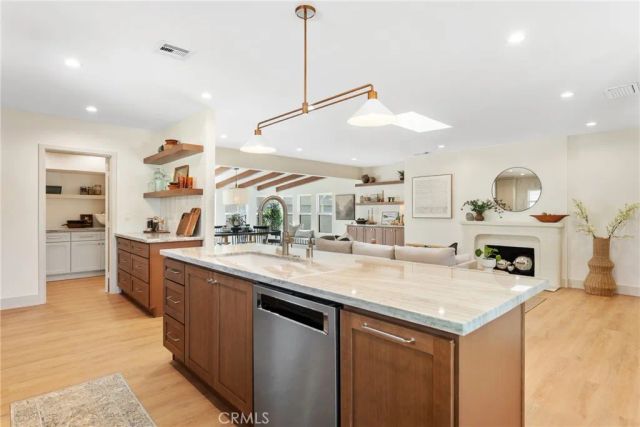 6448 E Los Arcos, Long Beach, CA 90815