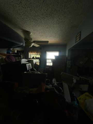 2221 North Kellett Avenue, Springfield, MO 65803