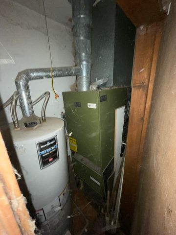 2221 North Kellett Avenue, Springfield, MO 65803