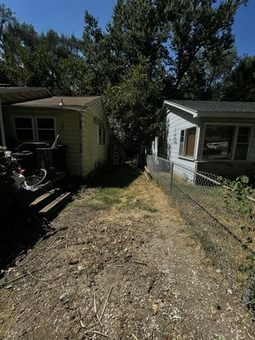 2221 North Kellett Avenue, Springfield, MO 65803