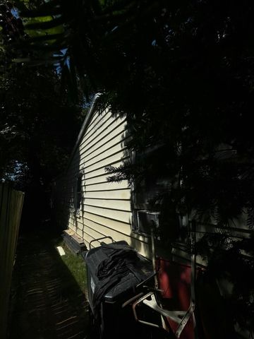 2221 North Kellett Avenue, Springfield, MO 65803