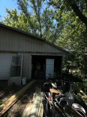 2221 North Kellett Avenue, Springfield, MO 65803