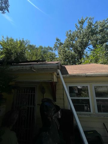 2221 North Kellett Avenue, Springfield, MO 65803