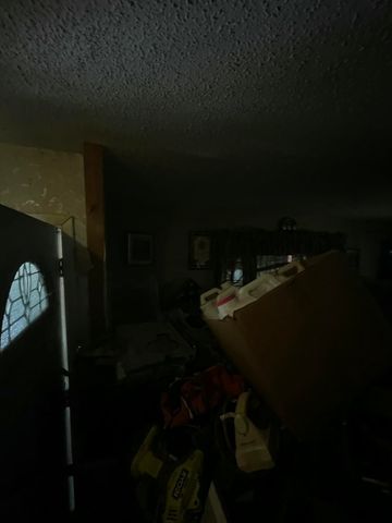 2221 North Kellett Avenue, Springfield, MO 65803