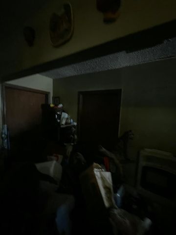 2221 North Kellett Avenue, Springfield, MO 65803