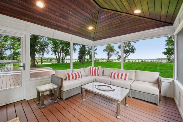 5112 S Lakeshore Drive, Independence, MN 55359